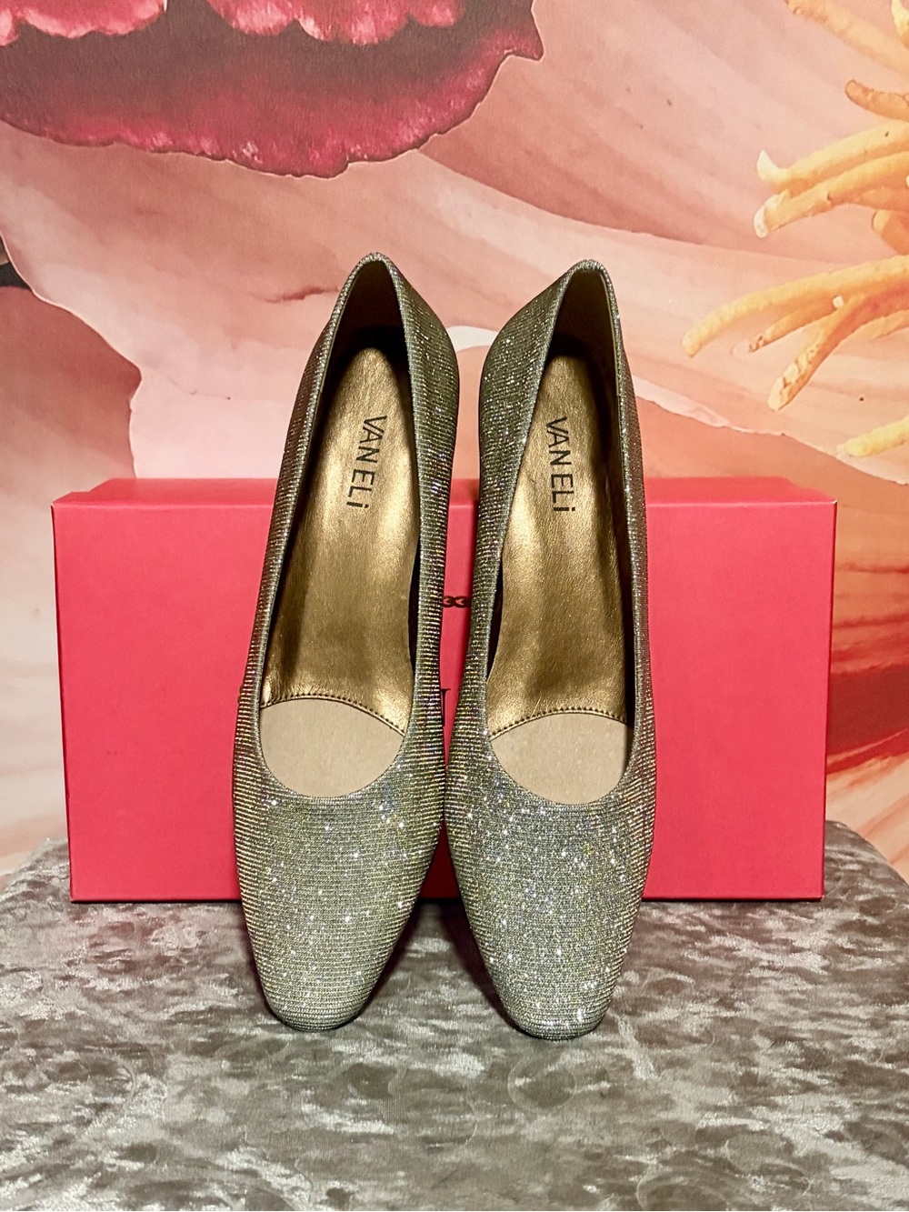 Vintage Vaneli Astyr Platinum Silver Sparkle Pumps Leather Sole 8.5S 1 1/2" Heel